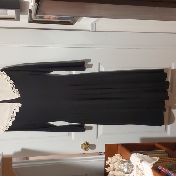 ambria black dress w/white collar, sz 10, midi, cotton blend, long-sl, full skir - Picture 4 of 4